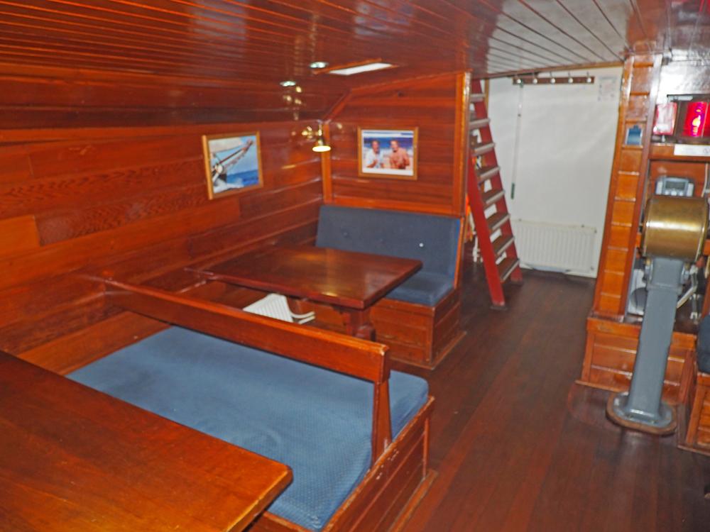 Cabin en avant, H&eacute;bergements